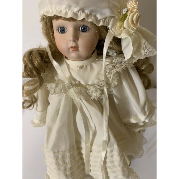 Vintage Musical Porcelain Bradley’s Doll Big Eye Girl 14” - Picture 3 of 11